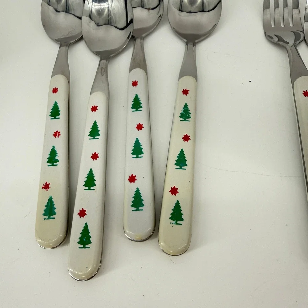 Flatware Set White Christmas Trees Stainless 18pc Utensils Vintage Plastic